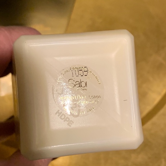 Sabi jeweled body lotion - Picture 3 of 3